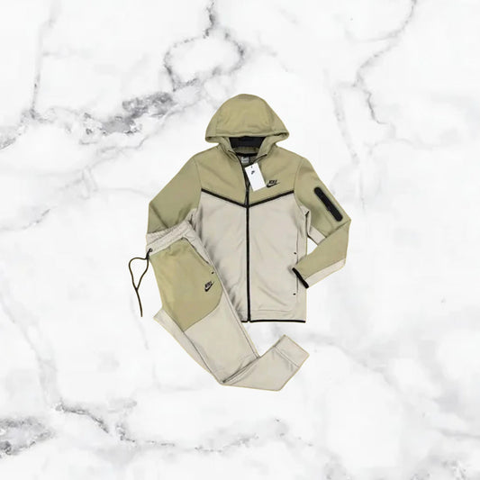 Nike | Ensemble Tech - Vert